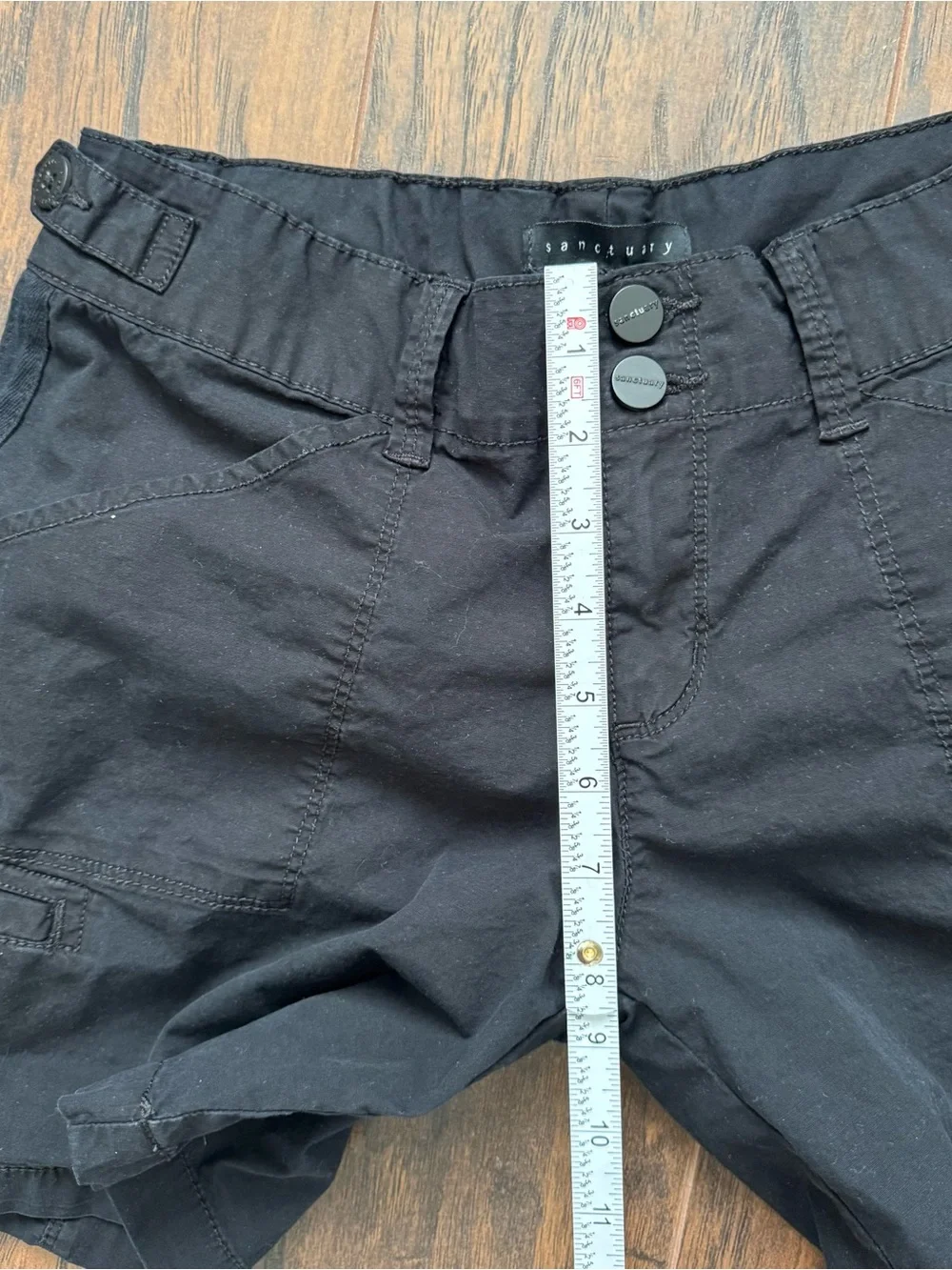 Sanctuary Size 26 Black Roll Tab Cargo Shorts